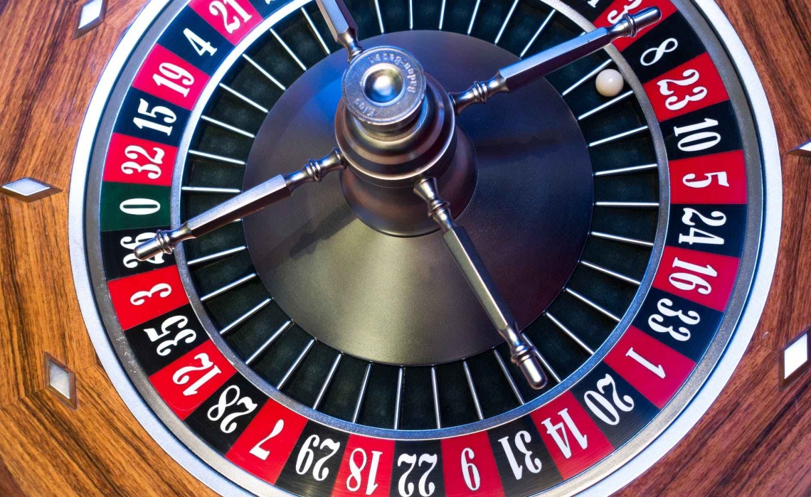 Picture of a roulette wheel.