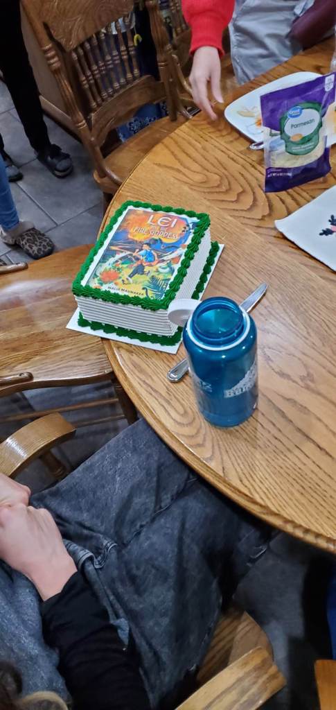 Malia Maunakea's ice cream book cake!
For Lei and the Fire Goddess.